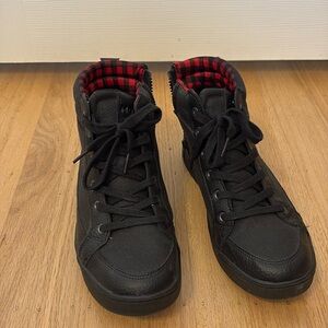 Mozo Padma women’s shoes size 9, slip and oil resistant, shoes for crews